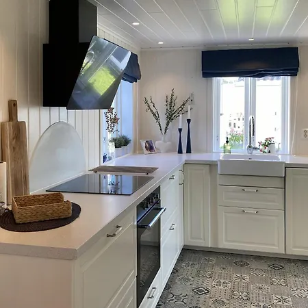 Semesterbostad Cozy In With House Sea View *