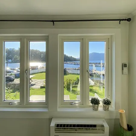 Cozy In With House Sea View Jelsa