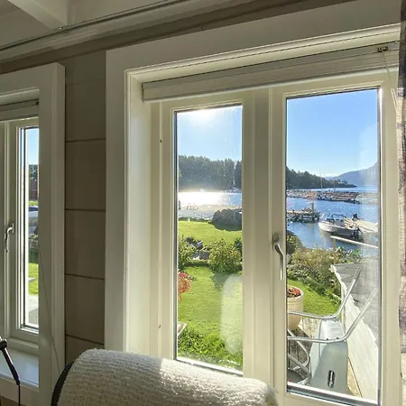 Semesterbostad Cozy In With House Sea View *