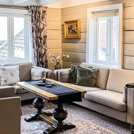 Cozy In With House Sea View