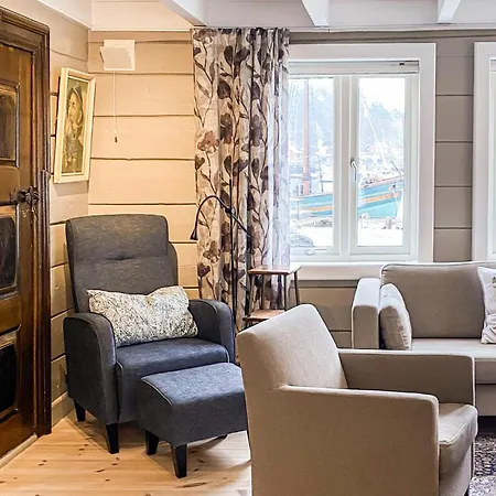 Semesterbostad Cozy In With House Sea View *